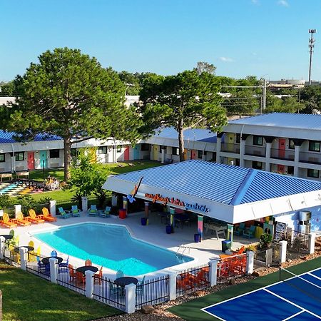 Hotel Mccoy - Art, Libations, Pool Society College Station Dış mekan fotoğraf