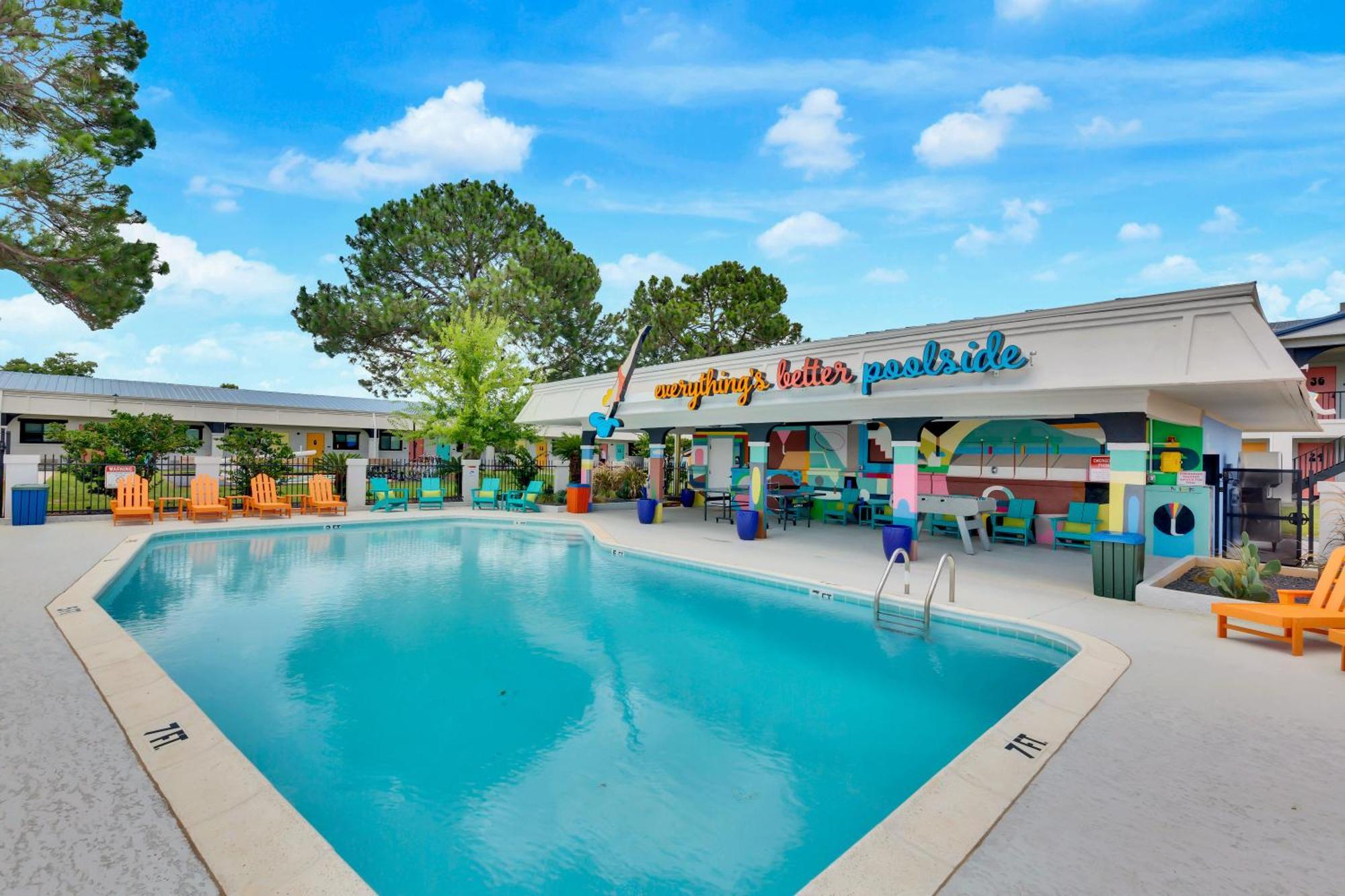 Hotel Mccoy - Art, Libations, Pool Society College Station Dış mekan fotoğraf