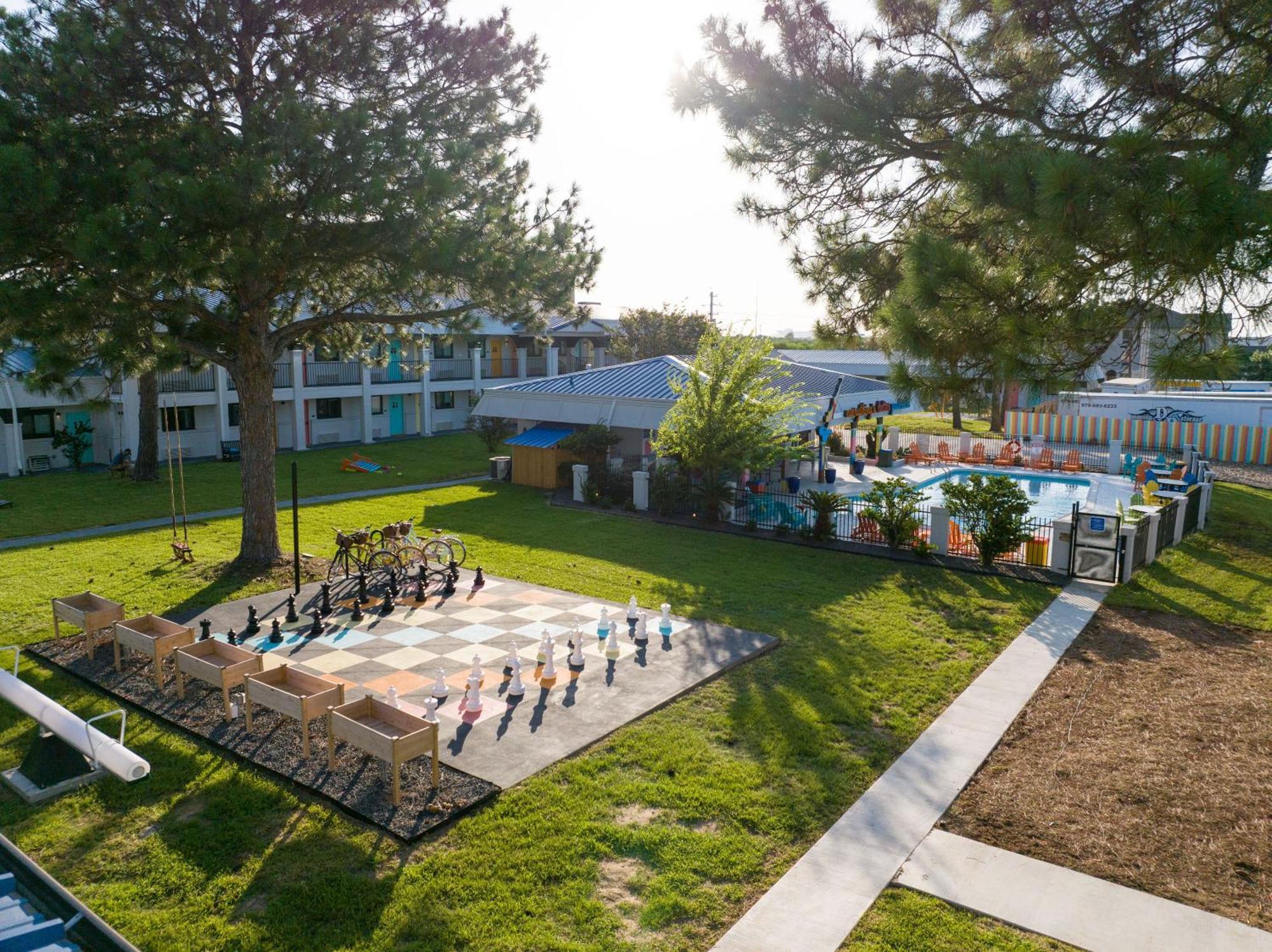 Hotel Mccoy - Art, Libations, Pool Society College Station Dış mekan fotoğraf
